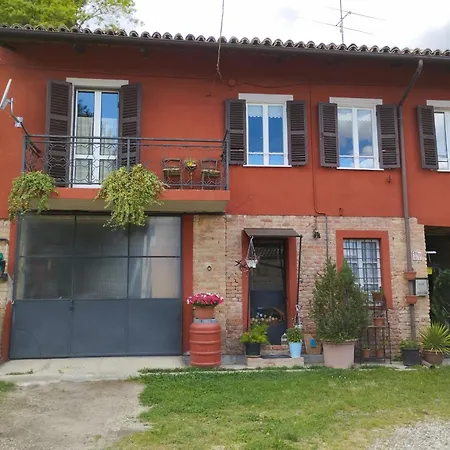 Ca' D'la Nona Casa Con Giardino 度假居 *