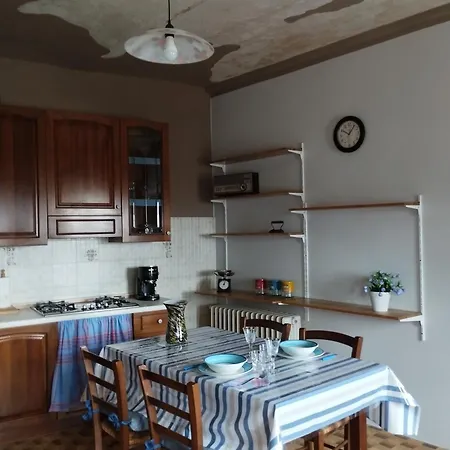 Ca' D'la Nona Casa Con Giardino 度假居